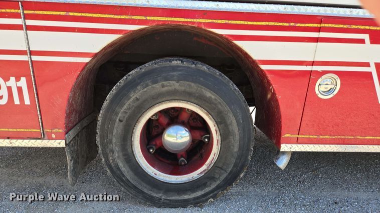 image for item DW7005 1986 Ford C8000 pumper fire truck