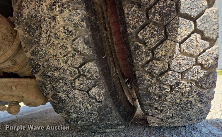 image for item DW7005 1986 Ford C8000 pumper fire truck