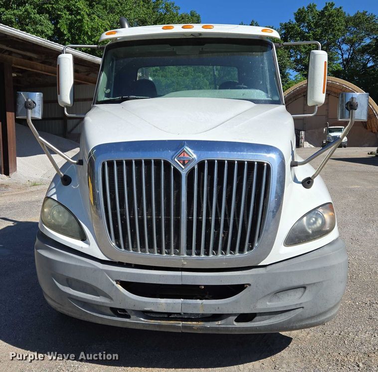 image for item DW7030 2010 International ProStar Premium semi truck