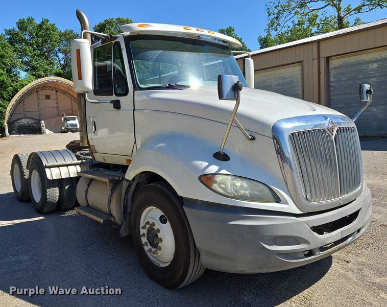 image for item DW7030 2010 International ProStar Premium semi truck
