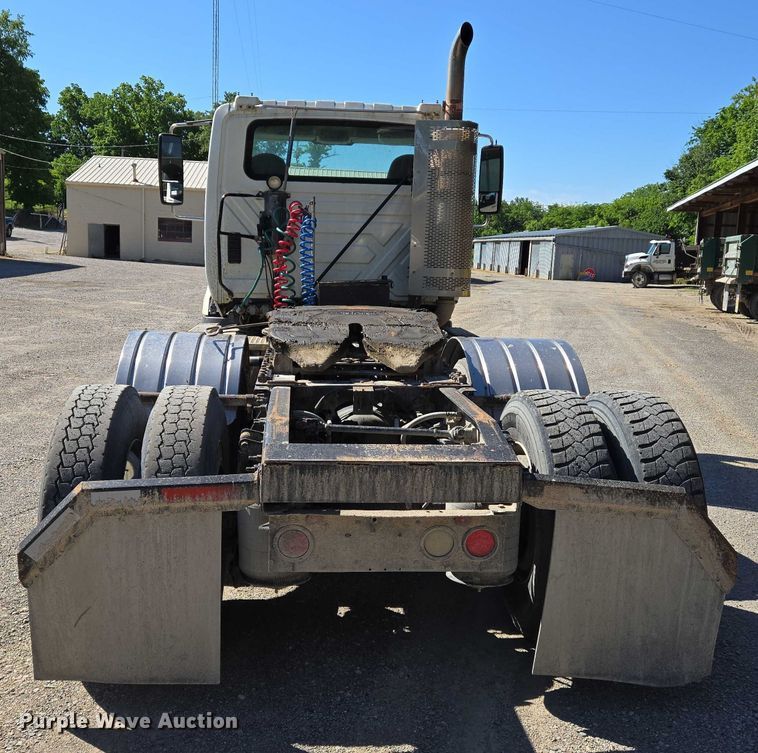 image for item DW7030 2010 International ProStar Premium semi truck