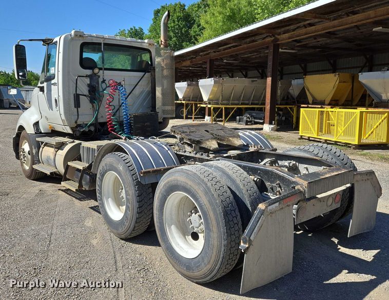 image for item DW7030 2010 International ProStar Premium semi truck