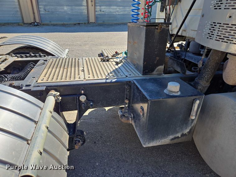 image for item DW7030 2010 International ProStar Premium semi truck