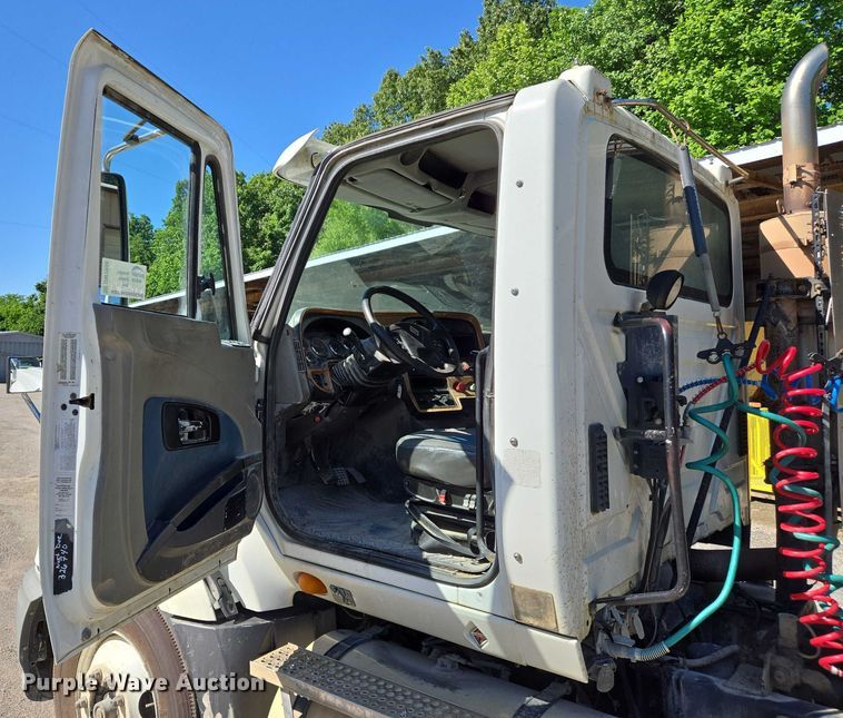 image for item DW7030 2010 International ProStar Premium semi truck