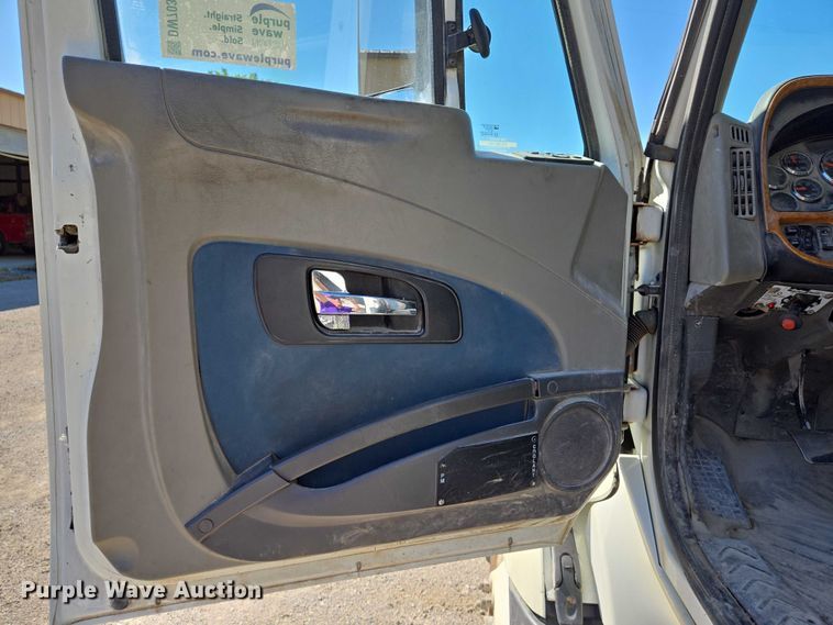 image for item DW7030 2010 International ProStar Premium semi truck