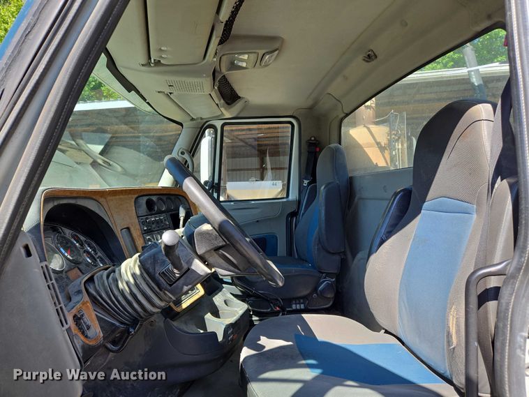 image for item DW7030 2010 International ProStar Premium semi truck