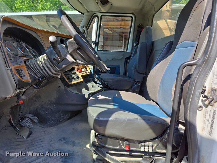 image for item DW7030 2010 International ProStar Premium semi truck