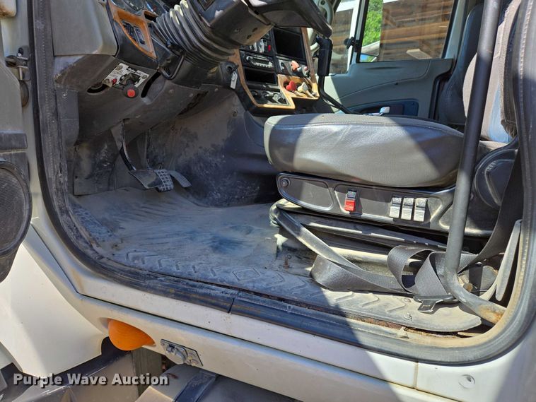 image for item DW7030 2010 International ProStar Premium semi truck