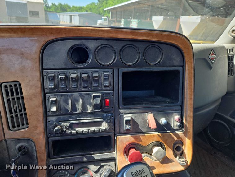 image for item DW7030 2010 International ProStar Premium semi truck