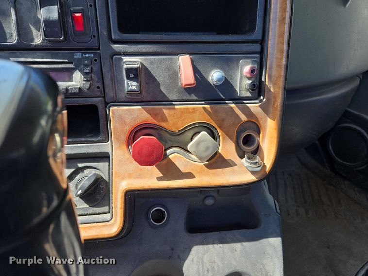 image for item DW7030 2010 International ProStar Premium semi truck