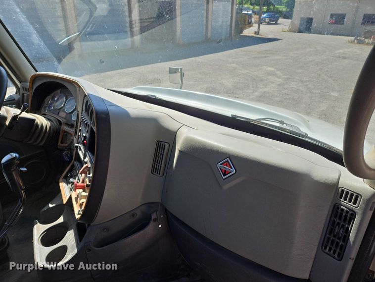 image for item DW7030 2010 International ProStar Premium semi truck