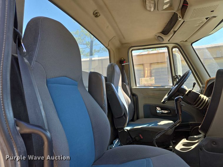 image for item DW7030 2010 International ProStar Premium semi truck