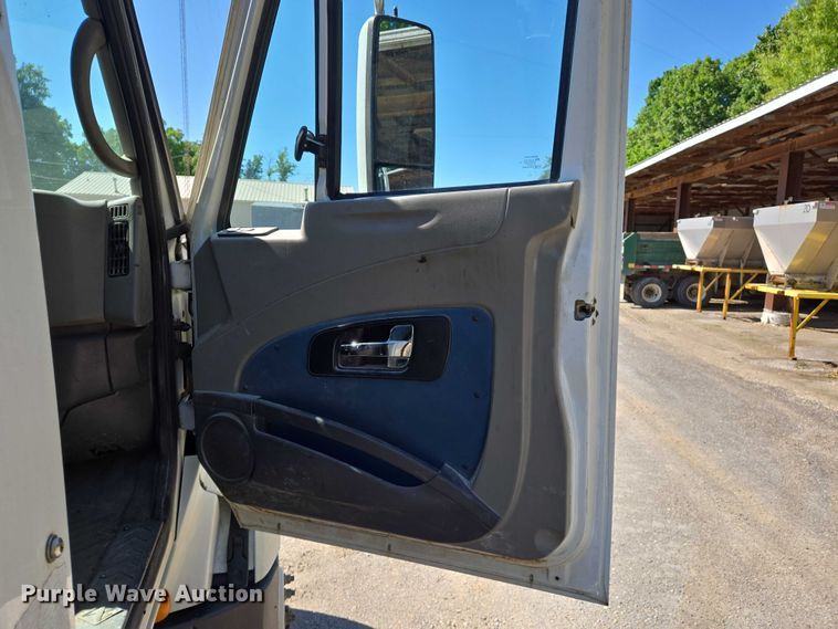 image for item DW7030 2010 International ProStar Premium semi truck