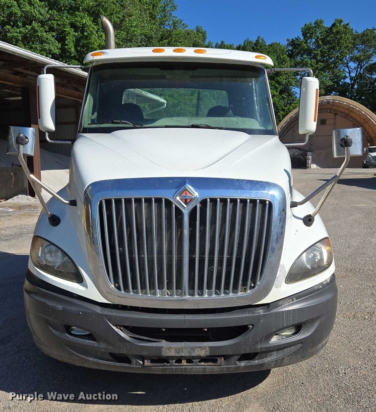 image for item DW7031 2010 International ProStar Premium semi truck