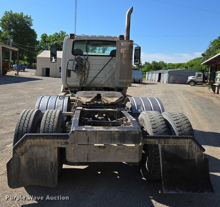 image for item DW7031 2010 International ProStar Premium semi truck