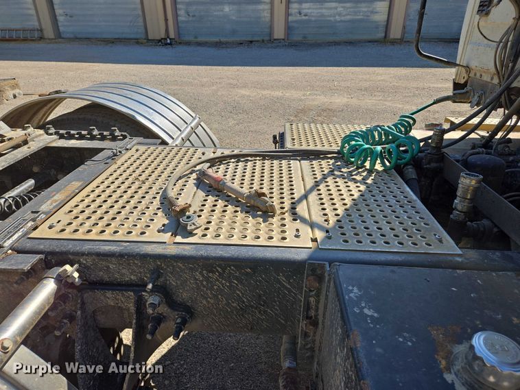 image for item DW7031 2010 International ProStar Premium semi truck