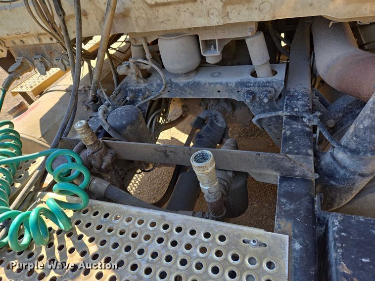 image for item DW7031 2010 International ProStar Premium semi truck