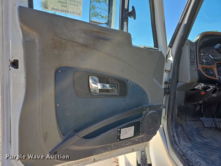 image for item DW7031 2010 International ProStar Premium semi truck