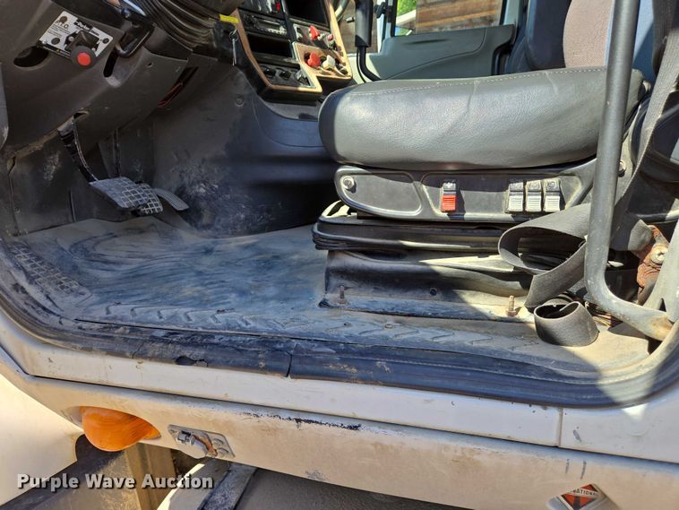 image for item DW7031 2010 International ProStar Premium semi truck