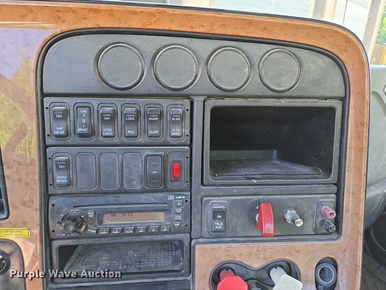 image for item DW7031 2010 International ProStar Premium semi truck