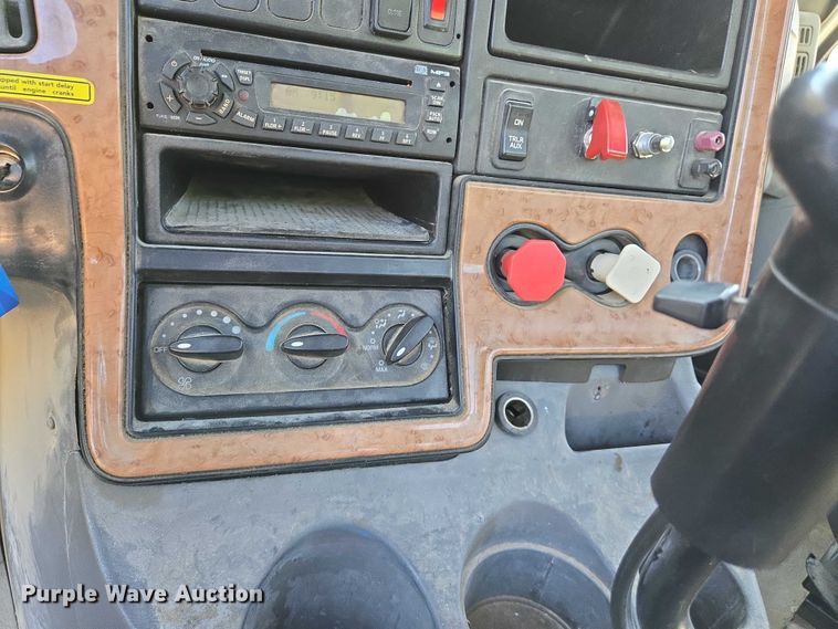 image for item DW7031 2010 International ProStar Premium semi truck