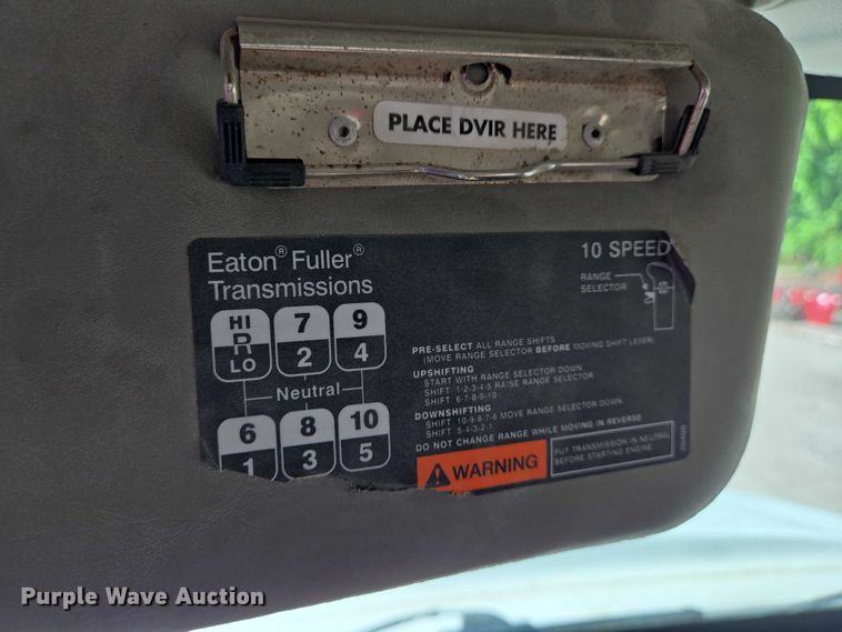 image for item DW7031 2010 International ProStar Premium semi truck