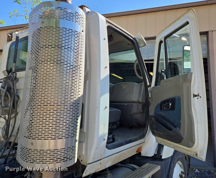 image for item DW7031 2010 International ProStar Premium semi truck