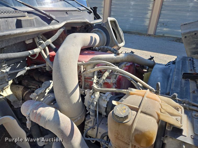 image for item DW7031 2010 International ProStar Premium semi truck