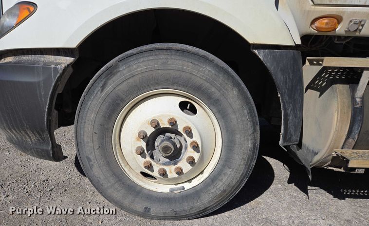 image for item DW7031 2010 International ProStar Premium semi truck