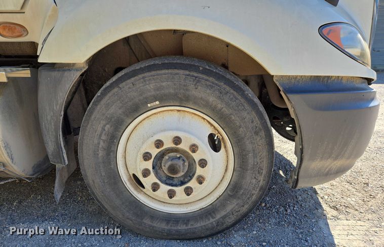 image for item DW7031 2010 International ProStar Premium semi truck