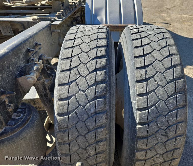 image for item DW7031 2010 International ProStar Premium semi truck