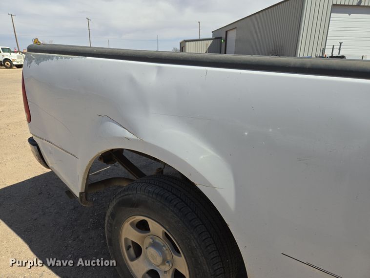 image for item DW8557 2001 Ford F150 SuperCab pickup truck