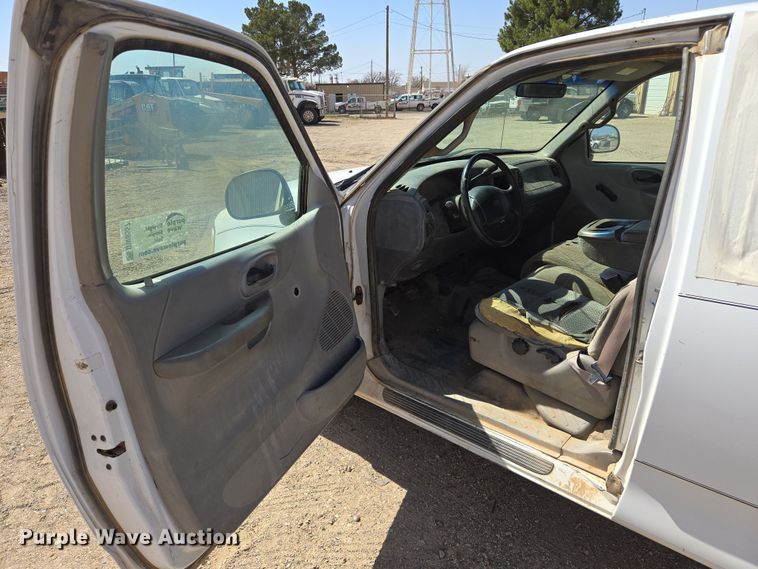 image for item DW8557 2001 Ford F150 SuperCab pickup truck