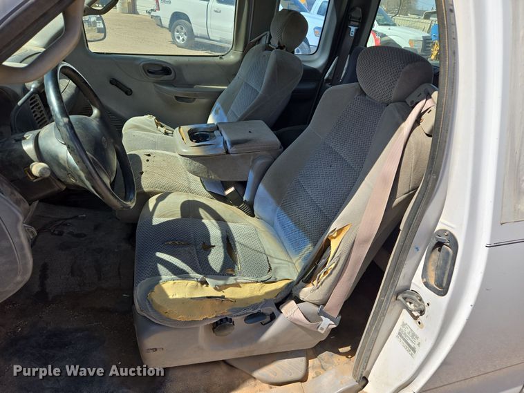 image for item DW8557 2001 Ford F150 SuperCab pickup truck