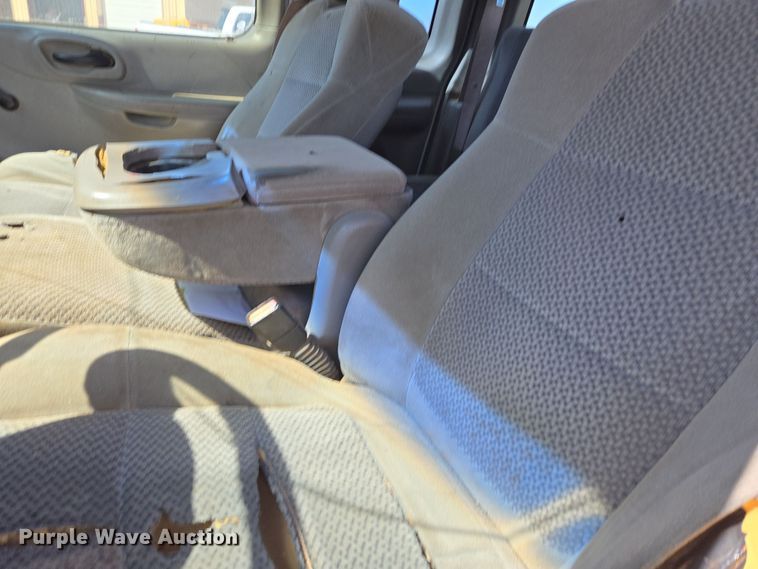 image for item DW8557 2001 Ford F150 SuperCab pickup truck