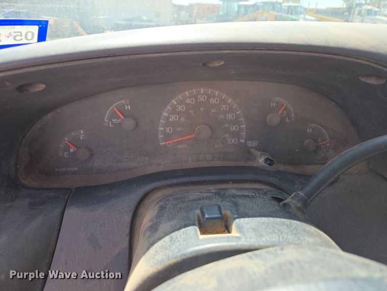 image for item DW8557 2001 Ford F150 SuperCab pickup truck