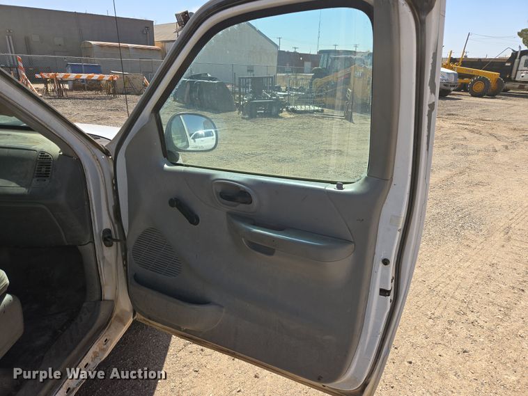 image for item DW8557 2001 Ford F150 SuperCab pickup truck