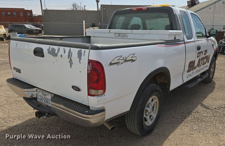 image for item DW8558 2001 Ford F150 SuperCab pickup truck