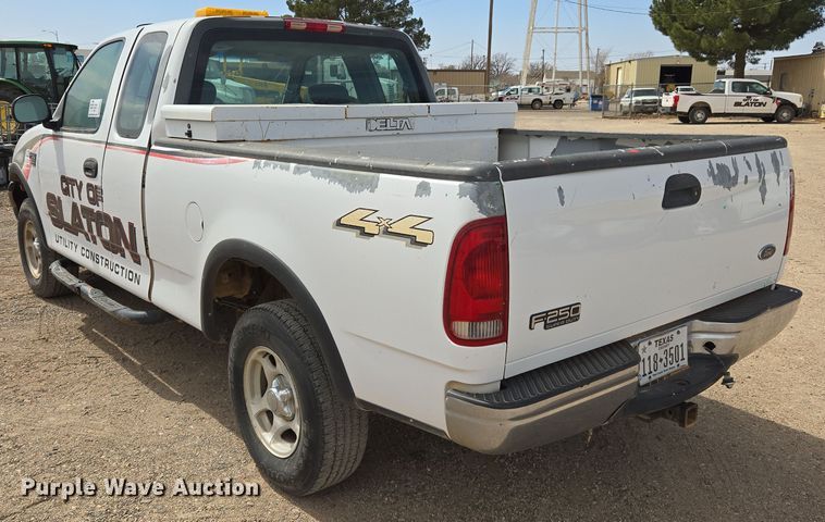 image for item DW8558 2001 Ford F150 SuperCab pickup truck