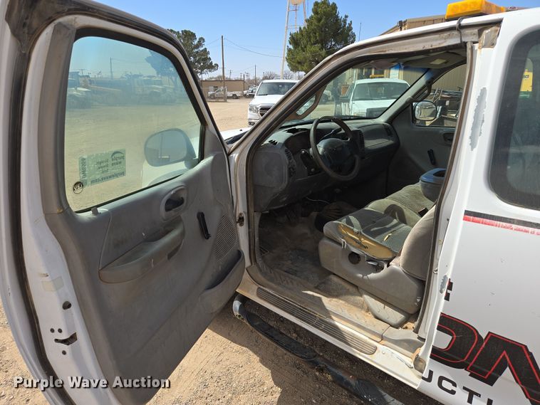 image for item DW8558 2001 Ford F150 SuperCab pickup truck