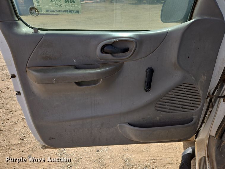 image for item DW8558 2001 Ford F150 SuperCab pickup truck