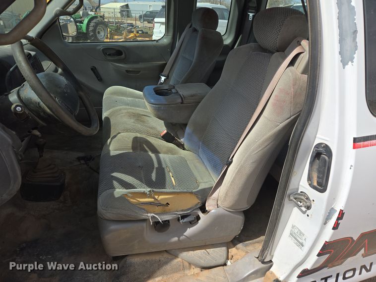 image for item DW8558 2001 Ford F150 SuperCab pickup truck