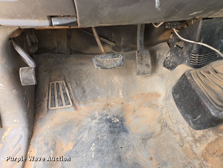 image for item DW8558 2001 Ford F150 SuperCab pickup truck