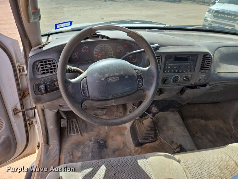 image for item DW8558 2001 Ford F150 SuperCab pickup truck