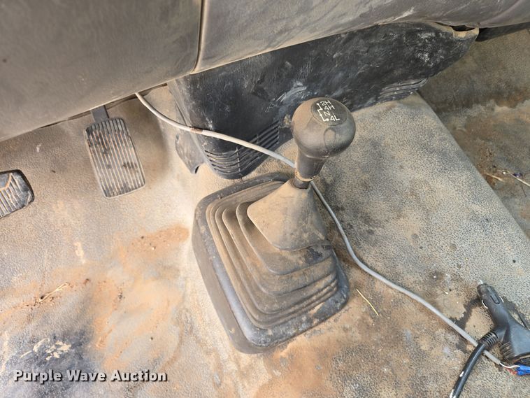 image for item DW8558 2001 Ford F150 SuperCab pickup truck