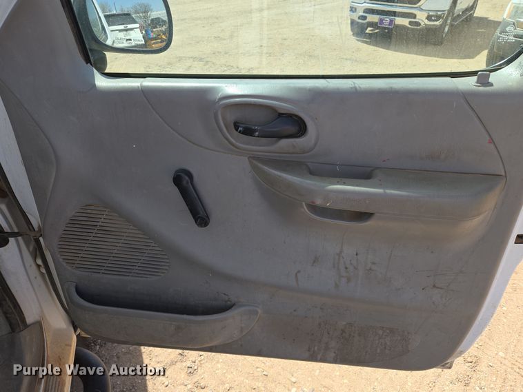 image for item DW8558 2001 Ford F150 SuperCab pickup truck