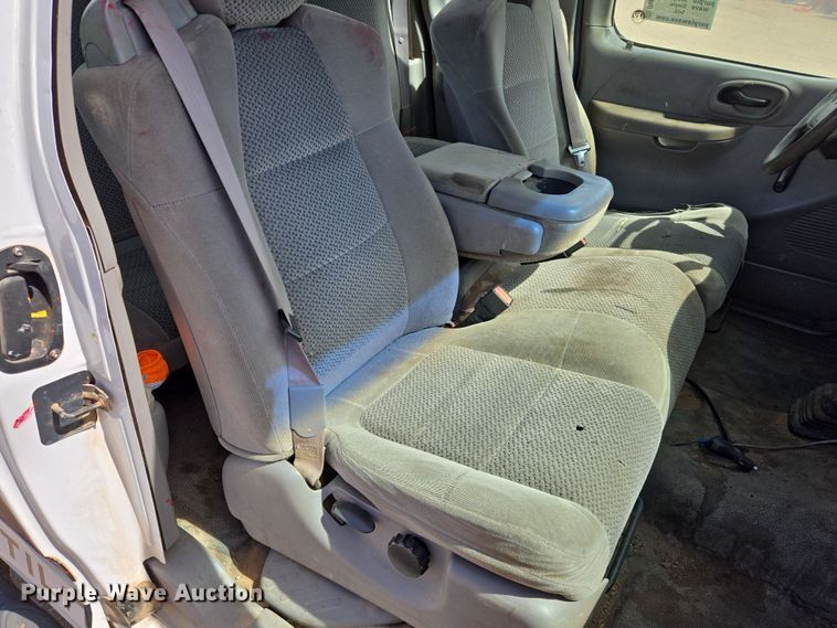 image for item DW8558 2001 Ford F150 SuperCab pickup truck