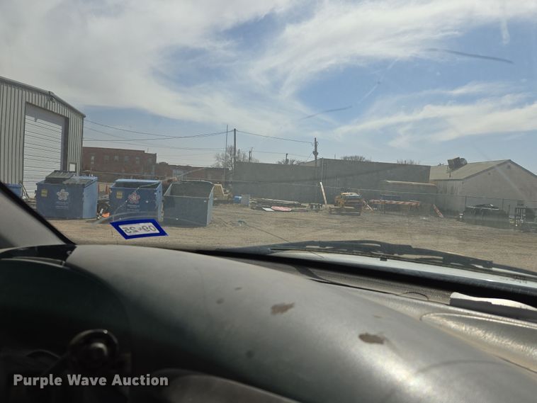 image for item DW8558 2001 Ford F150 SuperCab pickup truck