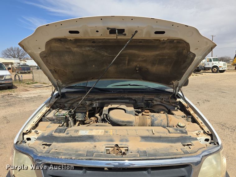 image for item DW8558 2001 Ford F150 SuperCab pickup truck