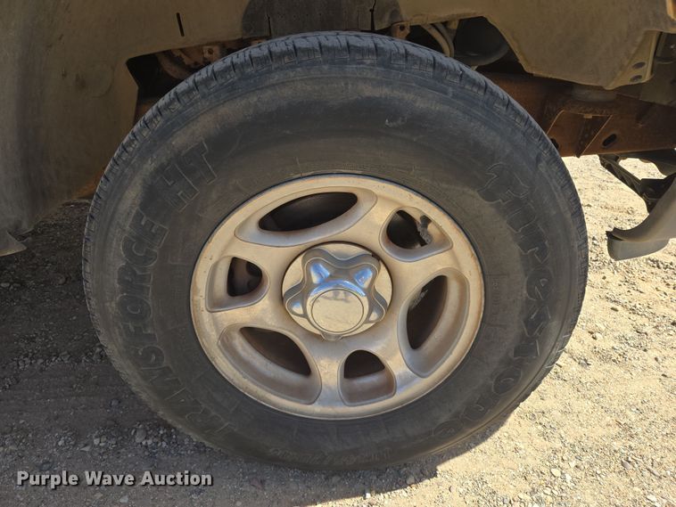 image for item DW8558 2001 Ford F150 SuperCab pickup truck